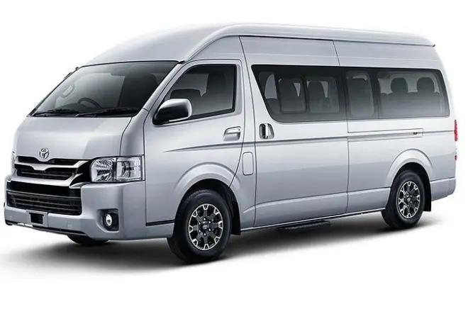Location van de luxe à Bali : Toyota Hiace 15 places avec chauffeur