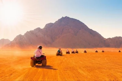 Erlebe eine quad-tour durch die sinai-wüste ab sharm el sheikh, fahr über offene ebenen zum echo valley, genieße beduinen-tee und profitiere vom hoteltransfer für einen entspannten tag.