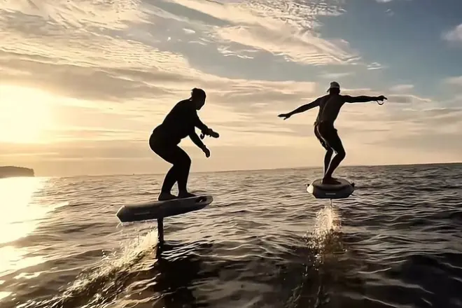 eFoil em Tallinn: Sessão de esporte aquático com voo e sauna