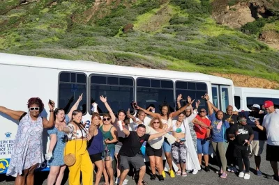 Feel the pulse of oahu on a guided circle island tour—swim with wild turtles, taste fresh macadamia nuts, and enjoy pickup from waikiki hotels.