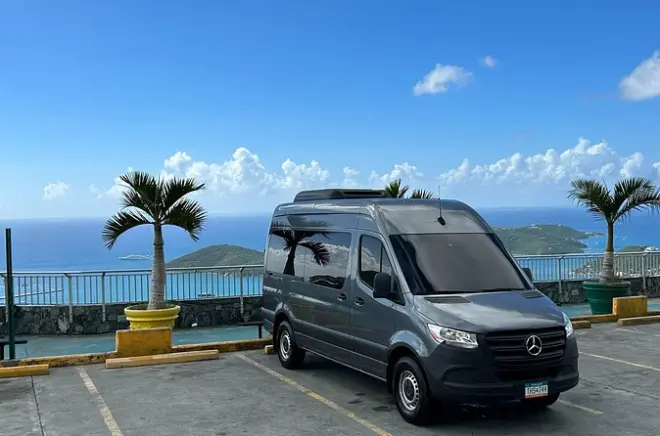 St Thomas en van Mercedes luxe avec itinéraire personnalisé