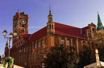 Walking Tour of Medieval Toruń: Leaning Tower & Old Town