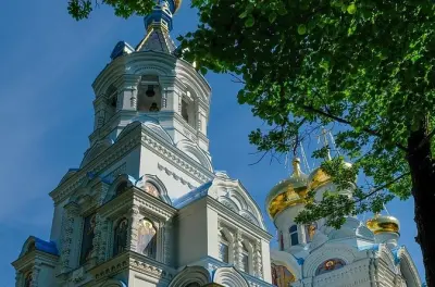 Tour privato a piedi a Karlovy Vary: Sorgenti termali e architettura