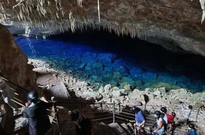 Gruta do Lago Azul: 300 degraus na maior caverna do Brasil