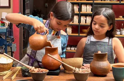 Degustazione di cioccolato a Oaxaca City: Prepara bevande tradizionali