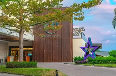 Trasferimento andata e ritorno dall’aeroporto di Liberia a Planet Hollywood o Andaz