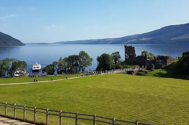 Loch Ness e Culloden: Tour privato in Mercedes con guida