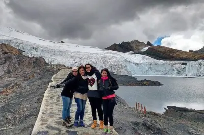 Tour al glaciar Pastoruri desde Huaraz: Caminata hasta el hielo