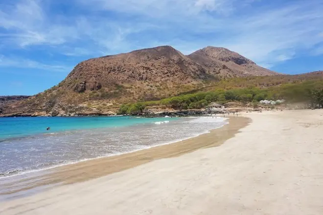 Tour por la isla de Santiago desde Praia: Desayuno con locales