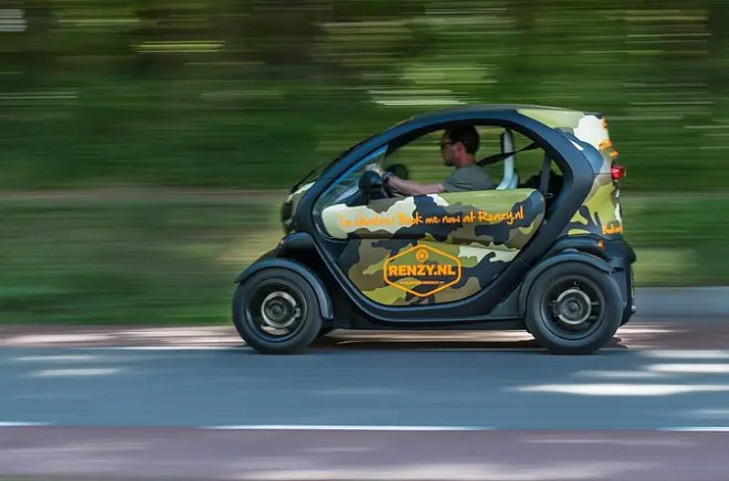 South Holland Castle Tour: Self-Drive Electric Twizy, 3 Hours