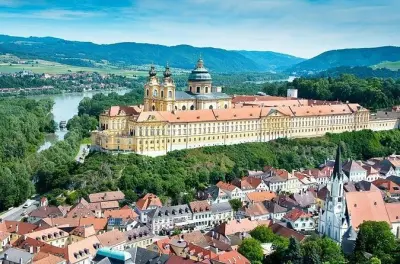 Da Cesky Krumlov a Vienna con Melk e la regione vinicola del Danubio