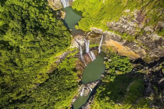 Geführte Wanderung zu 7 Wasserfällen in Henrietta mit Mittagessen