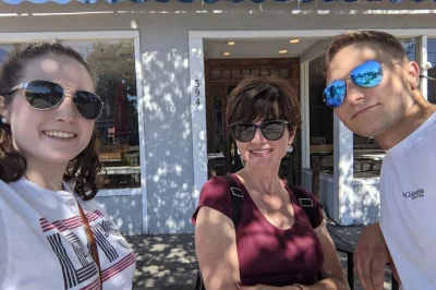 Scopri marfa con una caccia al tesoro creativa, indizi interattivi, guida live da remoto e divertenti sfide fotografiche. prenota ora per dominare la classifica!