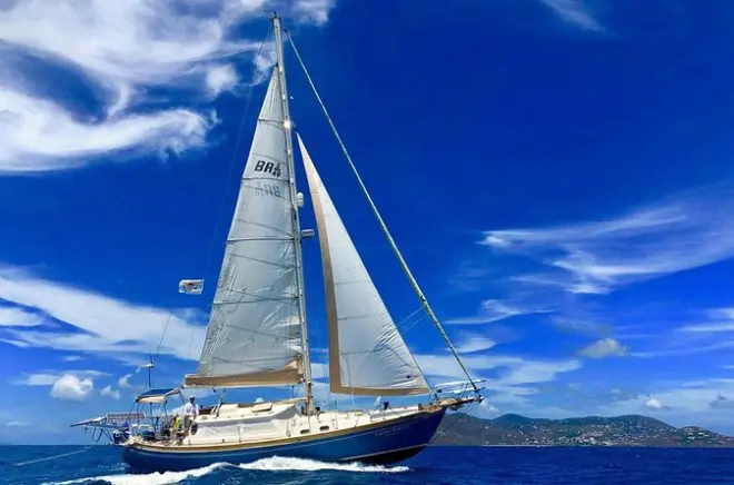 Snorkel em St Thomas: Velejada privada com almoço caseiro