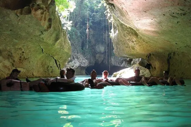 Jaguar Paw Belize: Ziplining und Höhlen-Tubing mit Mittagessen