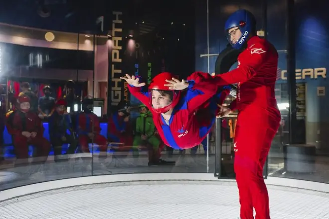 Indoor Skydiving Minneapolis: 2 Flights with Instructor