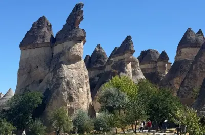 Castelo de Uchisar e tour vermelho na Capadócia: Seis vales e olaria