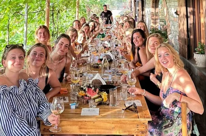 Berat wine tasting tour: 3 wines and raki with winery guide