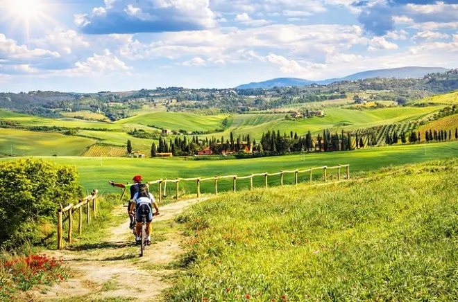 San Gimignano en e-bike desde Certaldo: Toscana a tu ritmo