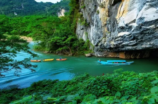 Transfer privado de Phong Nha a Hue: Túneis de Vinh Moc