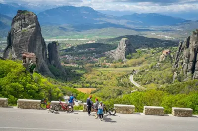 Tour à vélo électrique à Meteora : 4 heures le matin