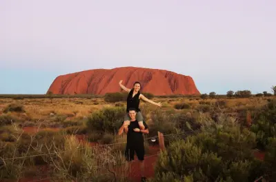 Uluru: Caminata Mala, pozo y cena BBQ al atardecer