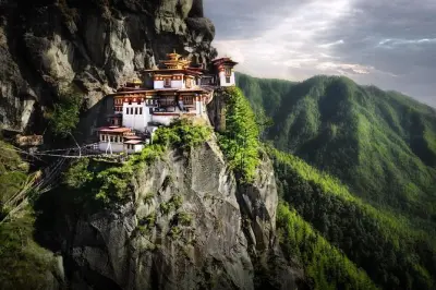 3-day Bhutan tour from Paro: Thimphu, Tiger's Nest & monasteries