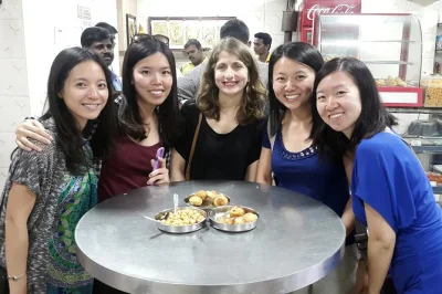 Entdecke madurais food-szene mit einheimischen, probiere spezialitäten wie paruthipaal & bun parotta und genieße den blick auf thirumalai nayakar mahal – inklusive abholung.