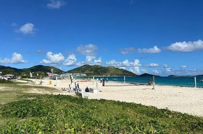 St Maarten Sightseeing Tour: Both Islands, Private Minivan