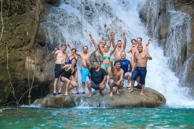 Emerald Falls Tagesausflug ab Huatulco: Schwimmen & tropische Vögel