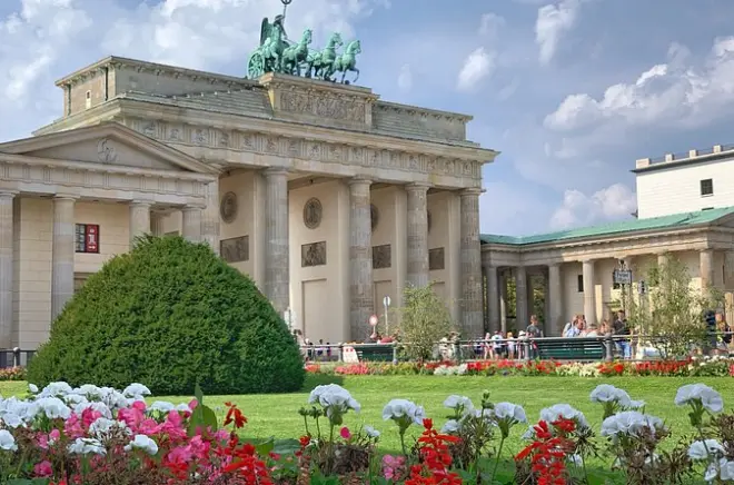 Private Berlin Tour: Brandenburg Gate, Reichstag & Wall