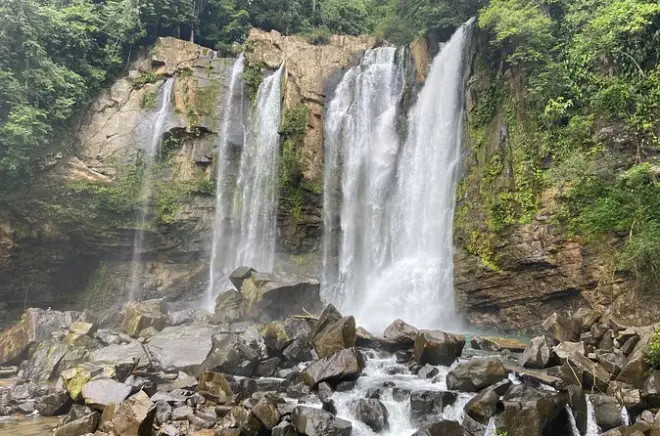 Tour pela floresta de Hacienda Baru e banho na cachoeira Nauyacas