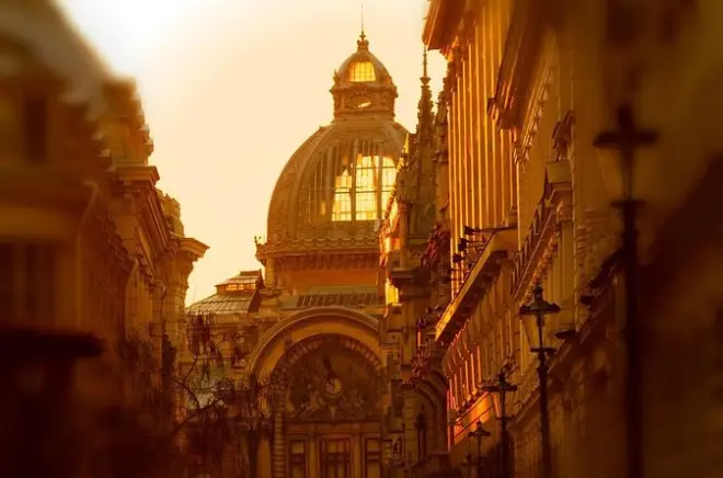 Tour privato a Bucarest: Palazzo del Parlamento e Mogoșoaia