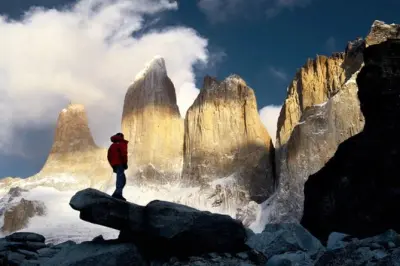 Torres del Paine Base Trek ab Puerto Natales: 10-stündige Wanderung