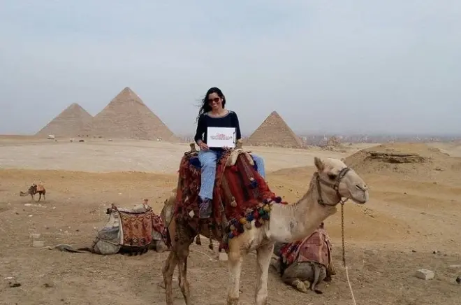 De Sharm El Sheikh a El Cairo: Pirámides y museo en un día