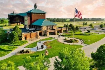 Step into nebraska’s past at the archway in kearney. walk pioneer trails, hear real stories, and explore hands-on exhibits. includes full access & easy parking.