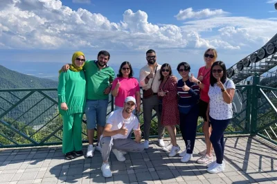 Descubre gabala y shamakhi en una excursión desde bakú: mezquita juma, almuerzo junto al lago, teleférico en tufandag y paseo en lada soviético hasta cascadas. incluye recogida.