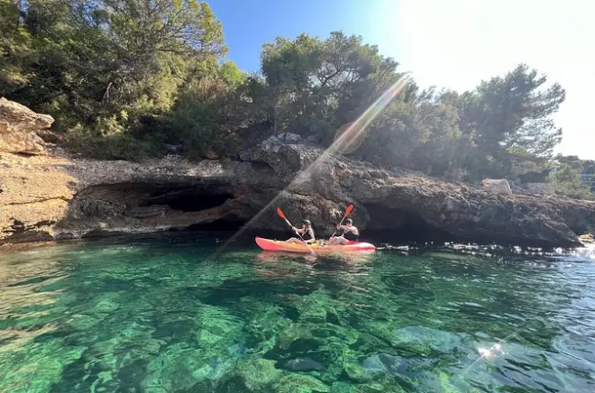 Schnorcheln in Alcudia: Kajakfahren zu Klippenhöhlen