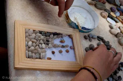 Aprende técnicas antiguas en taller de mármol y mosaico en Naxos