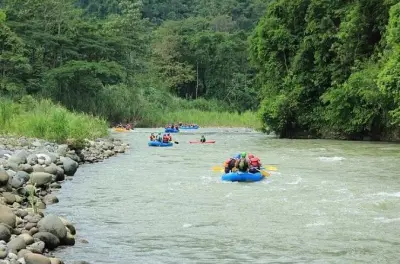 Savegre River Rafting from Manuel Antonio: Class II-III Rapids