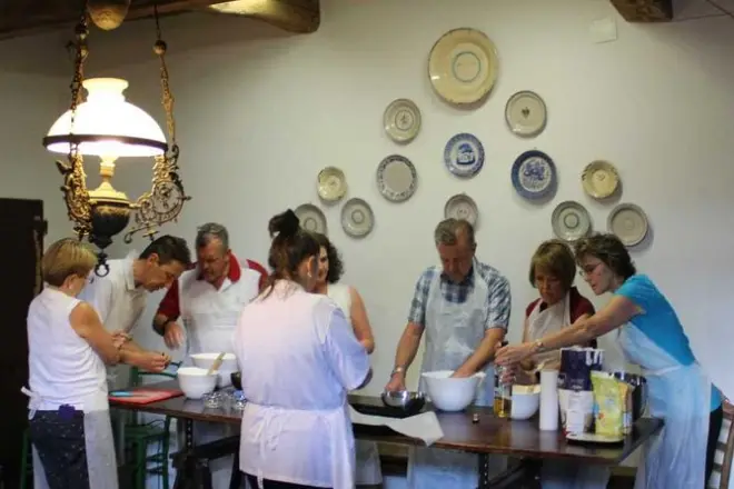 Corso di cucina in Chianti: Prepara pasta e assaggia vini