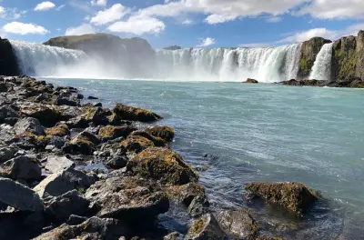 Lake Myvatn ab Akureyri: Godafoss, Lavafelder, heiße Quellen