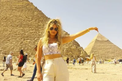 Descubre el cairo con un tour a las pirámides de giza, paseo en camello, aventura en atv y cena en crucero por el nilo. incluye guía privado y recogida en hotel.