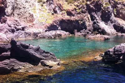 Snorkeling Vulcano island with private guide and hot springs