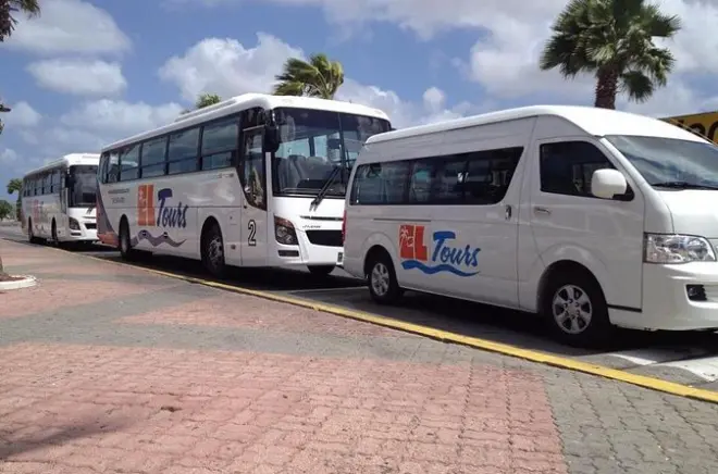 Private Airport Transfer Aruba: One-Way Hotel Pickup