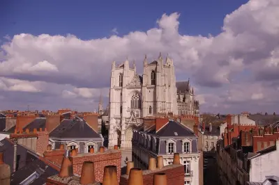 Visite à pied de Nantes : Cathédrale, passage Pommeraye et guide