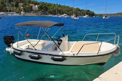 Brac Island west coast boat tour: Hidden bays and Bobovisca