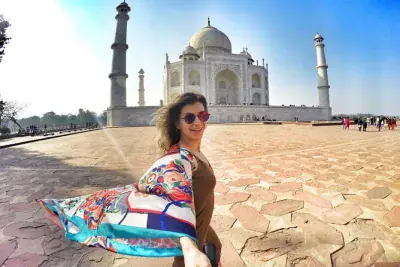 Agra: Nascer do Sol no Taj Mahal com Entrada Rápida e Guia Local