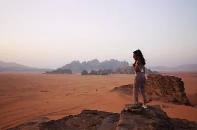 Wadi Rum Ganztagestour ab Petra: 4x4 Jeep & Mittagessen