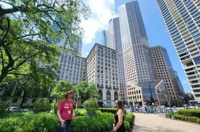 Arquitetura da Magnificent Mile com ingresso para 360 Chicago